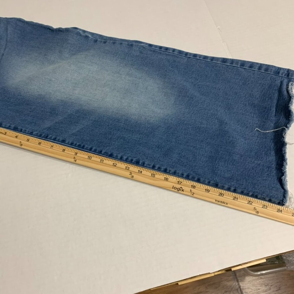 Time and Tru Womens Size 12 Button Distressed Jeans Short - Picture 9 of 9